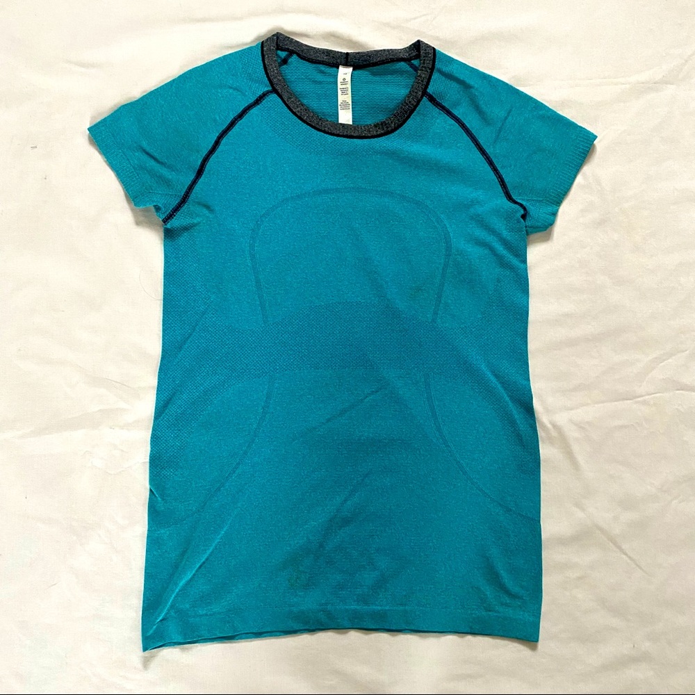 LuluLemon 10 Teal active Tee